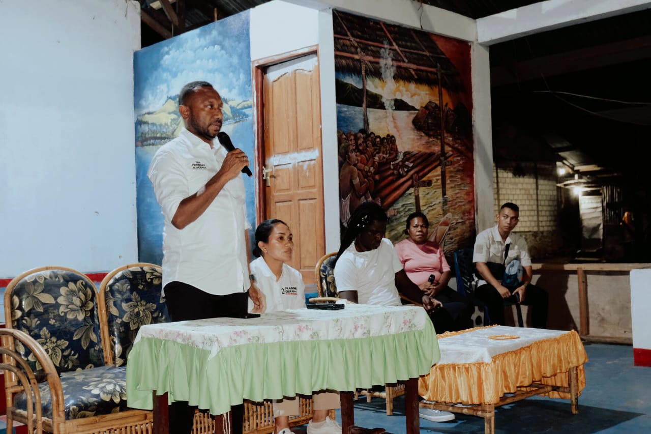 Anggota DPR RI saat melakukan reses di Kampung Yoka, Heram, Kota Jayapura, Sabtu (10/2/2024).