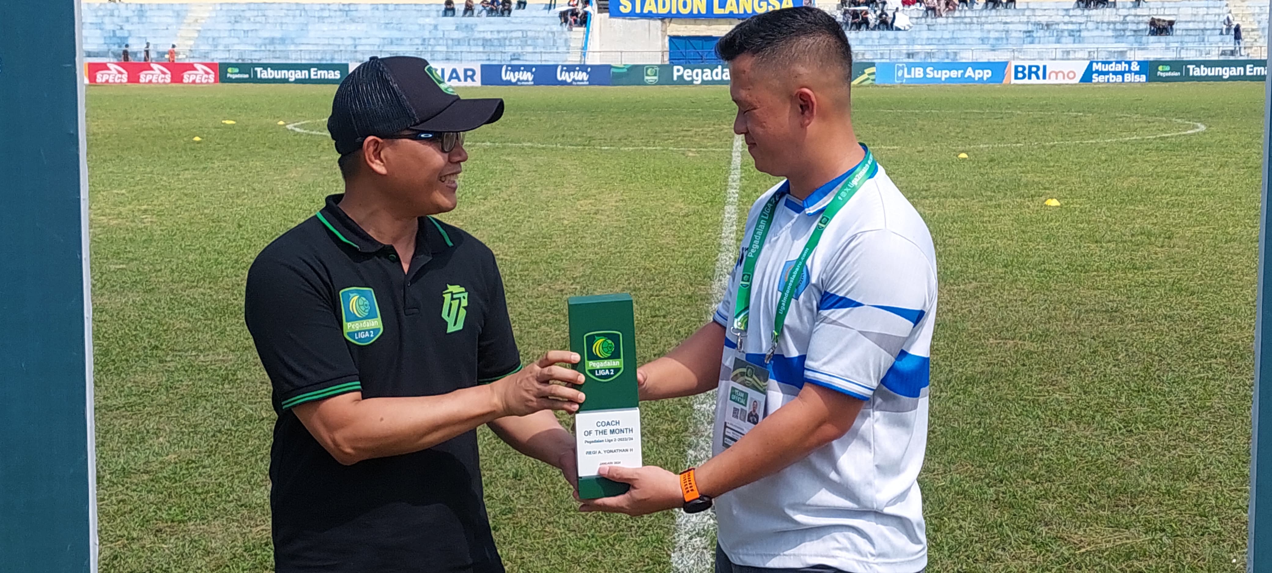 Pelatih PSBS Biak Regi Aditya terpilih sebagai pelatih terbaik Liga 2 bulan Januari 2024.