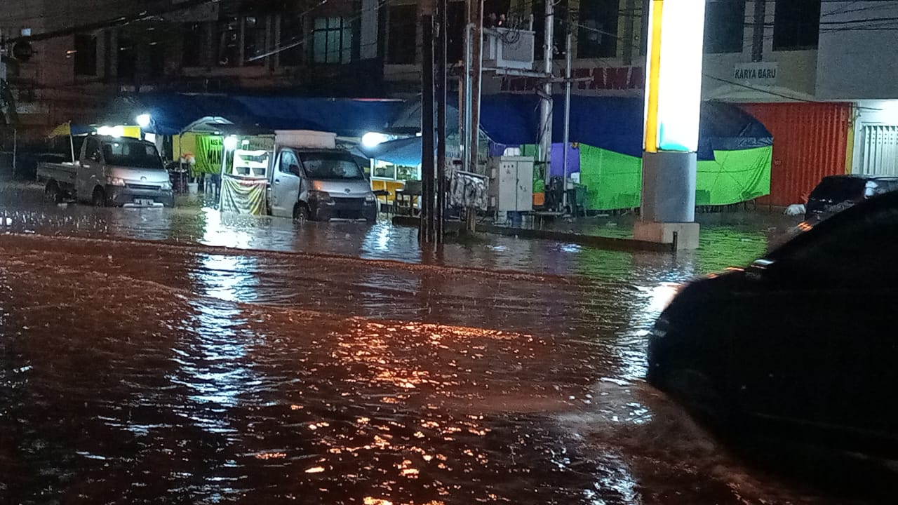 Banjir yang belum surut di wilayah Entrop Jayapura Selatan, Rabu (20/3/2024).