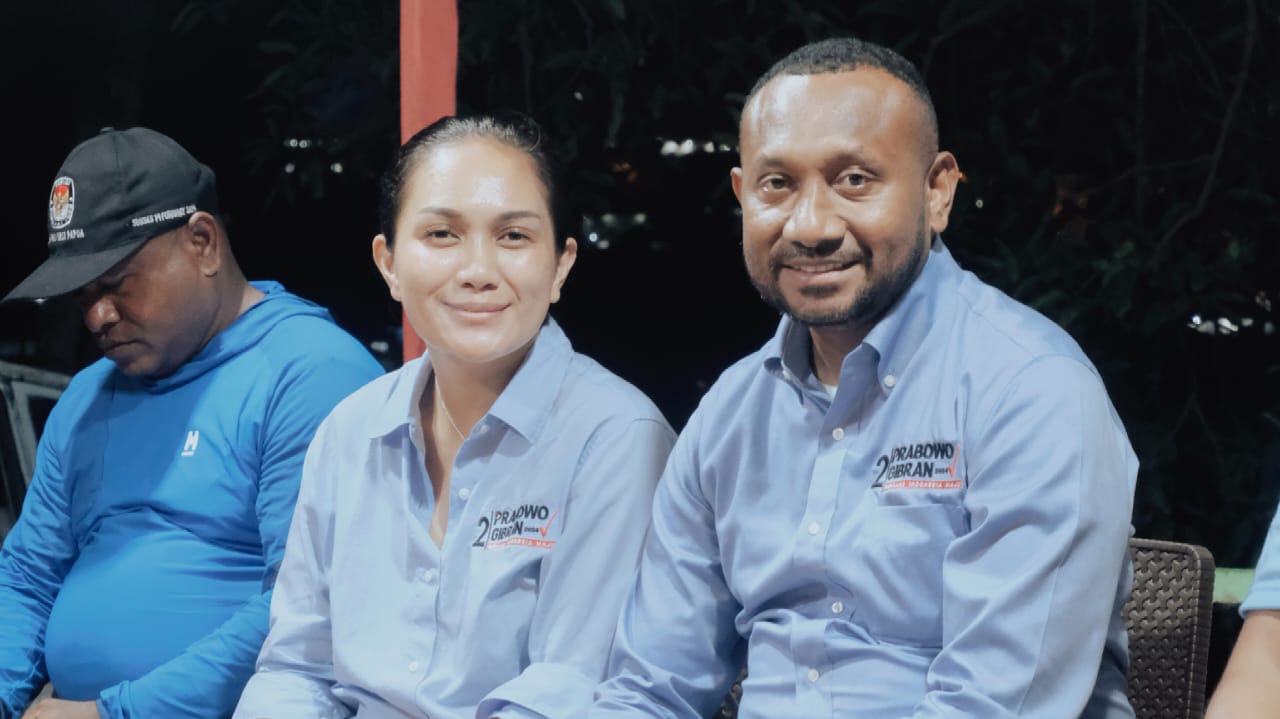 Yan Mandenas kembali lolos ke DPR RI berdasarkan hasil rekapitulasi suara KPU Papua.