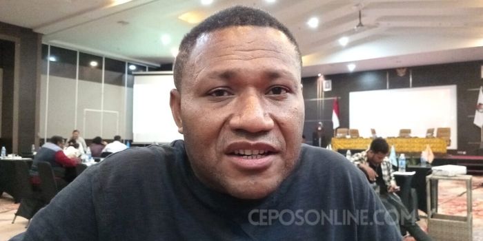 Carel Suebu, putra Papua yang lolos ke DPD RI dengan suara terbanyak di Dapil Papua.