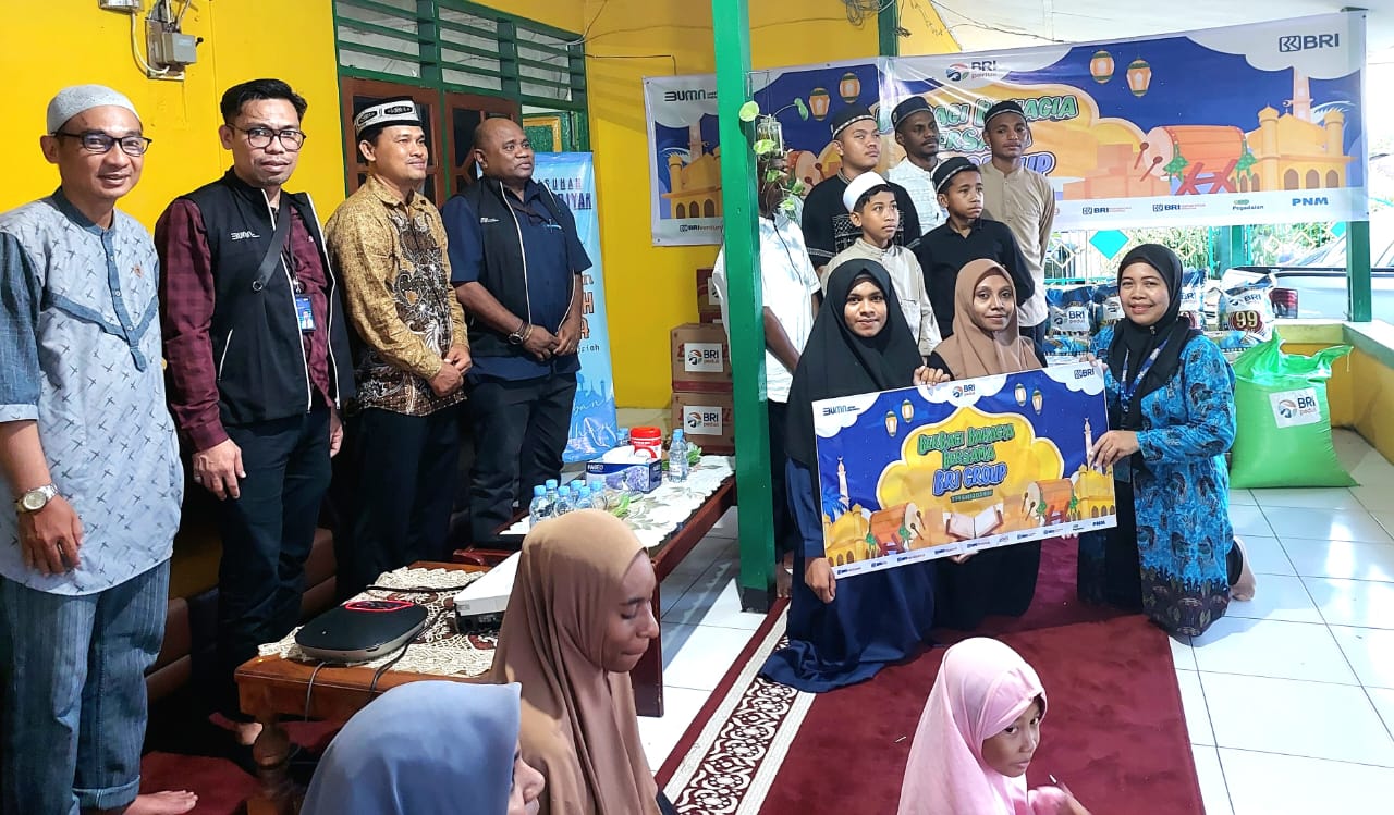 BRI Cabang Abepura, menyambut Idul Fitri 2024, dengan kegiatan sosial berbagi paket sembako kepada anak-anak di Panti Asuhan Muhammadyah Tanah Hitam, Distrik Abepura, Kamis (28/3/2024).
