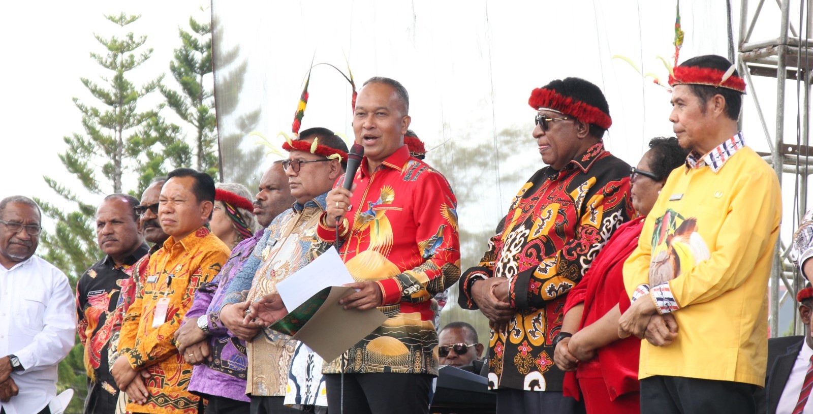Didampingi Pj Gubernur se-Papua, Pj Gubernur Papua Pegunungan, Velix Wanggai, tetapkan 20 April sebagai hari libur fakultatif di Papua Pegunungan peringati Hari Pekabaran Injil  Sabtu (20/4/2024)