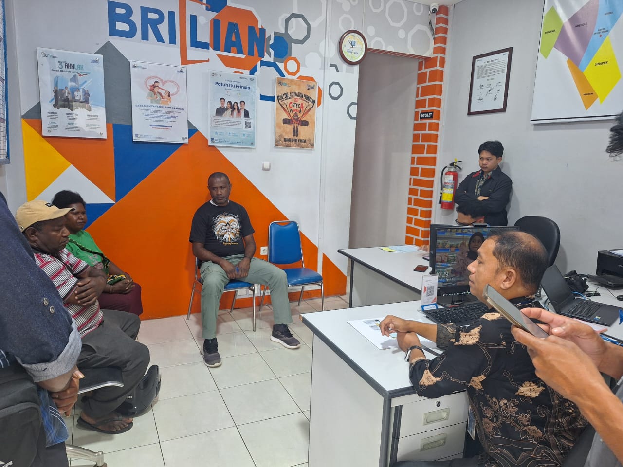 Mediasi yang dilakukan Polsek Wamena Kota terhadap Bank BRI Unit Jibama dan Nasabah yang merasa dirugikan lantaran rekeningnya di potong tanpa konfirmasi.