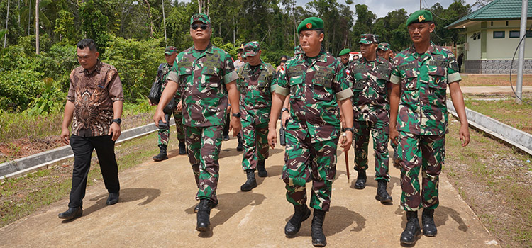 Kunker Wakil Kepala Staf Angkatan Darat (Wakasad) Letjen TNI Tandyo Budi Revita  di Boven Digoel Papua Selatan.