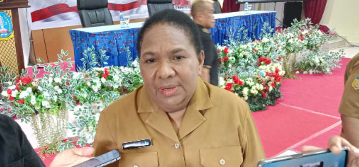 Hana Hikoyabi dikonfirmasi telah melengkapi berkas untuk maju di Pilkada Kabupaten Jayapura, satu di antaranya mengajukan pengunduran diri sebagai Sekda Kabupaten Jayapura.