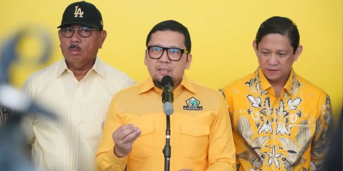 Wakil Ketua Umum (Waketum) DPP Partai Golkar Koordinator Bidang Pemenangan Pemilu Ahmad Doli Kurnia Tandjung mengumumkan Mathius Fakhiri sebagai calon gubernur yang diusung Golkar di Pilkada Papua.