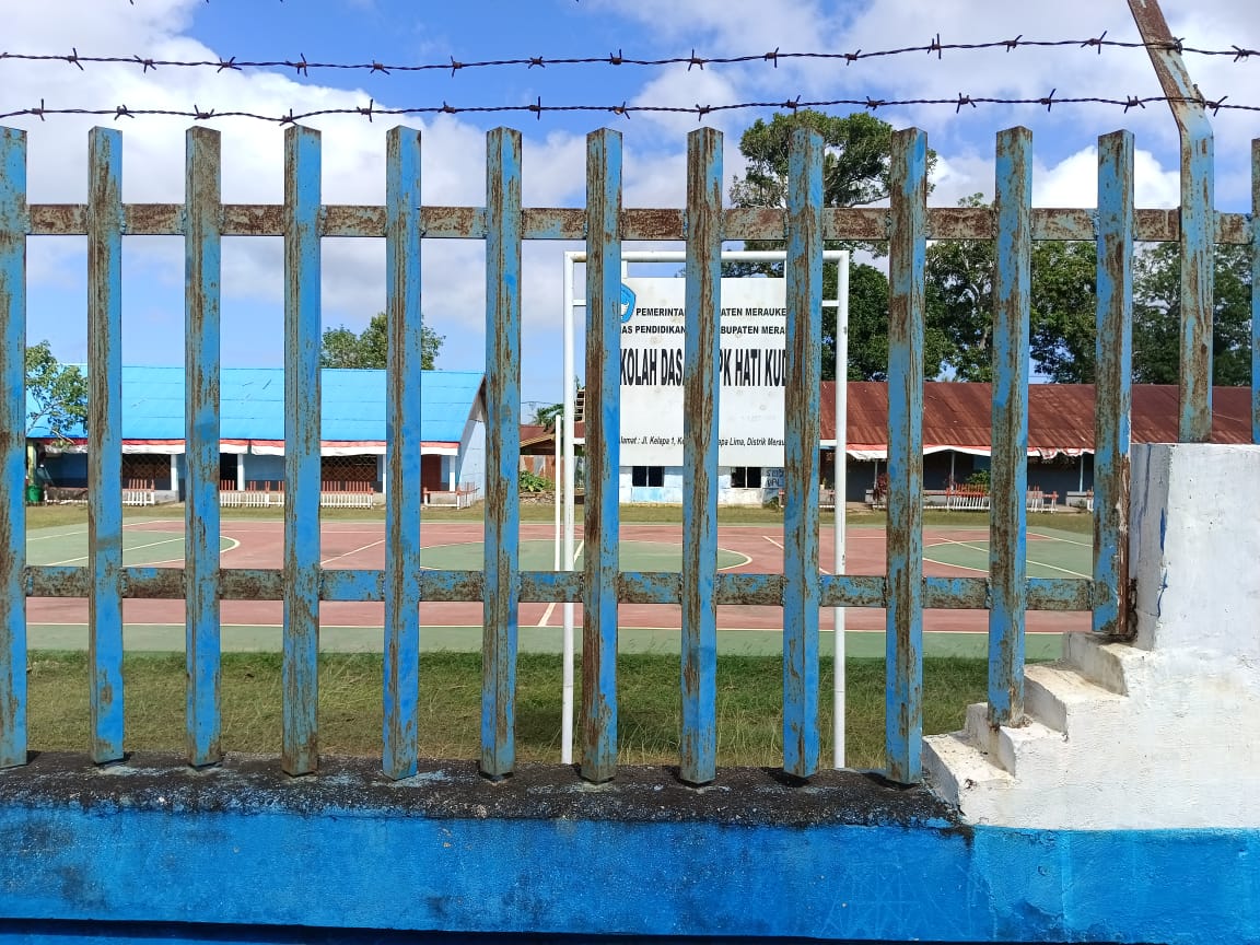 SD YPPK Hati Kudus yang berada satu kompleks dengan SD Maria Fatima di Kelapa Lima Merauke telah dimerger menjadi SD YPPK Maria Fatima Merauke.