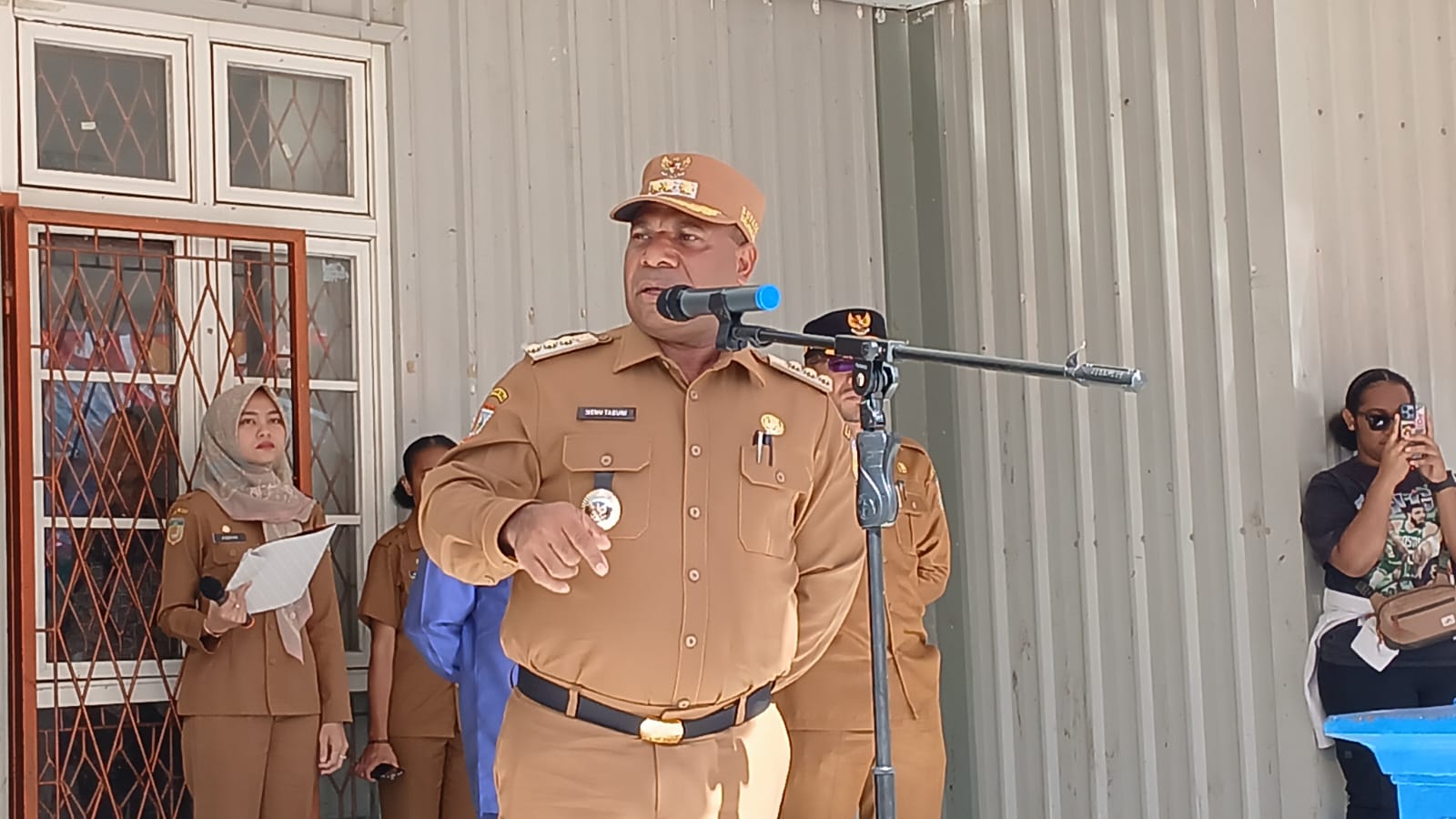 Nenu Tabuni : Kepala OPD Yang Tidak Disiplin, Saya Akan Evaluasi