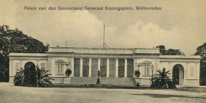 Istana Merdeka di tahun 1908 - 1930. Presiden Joko Widodo (Jokowi) menyebutnya berbau kolonial.