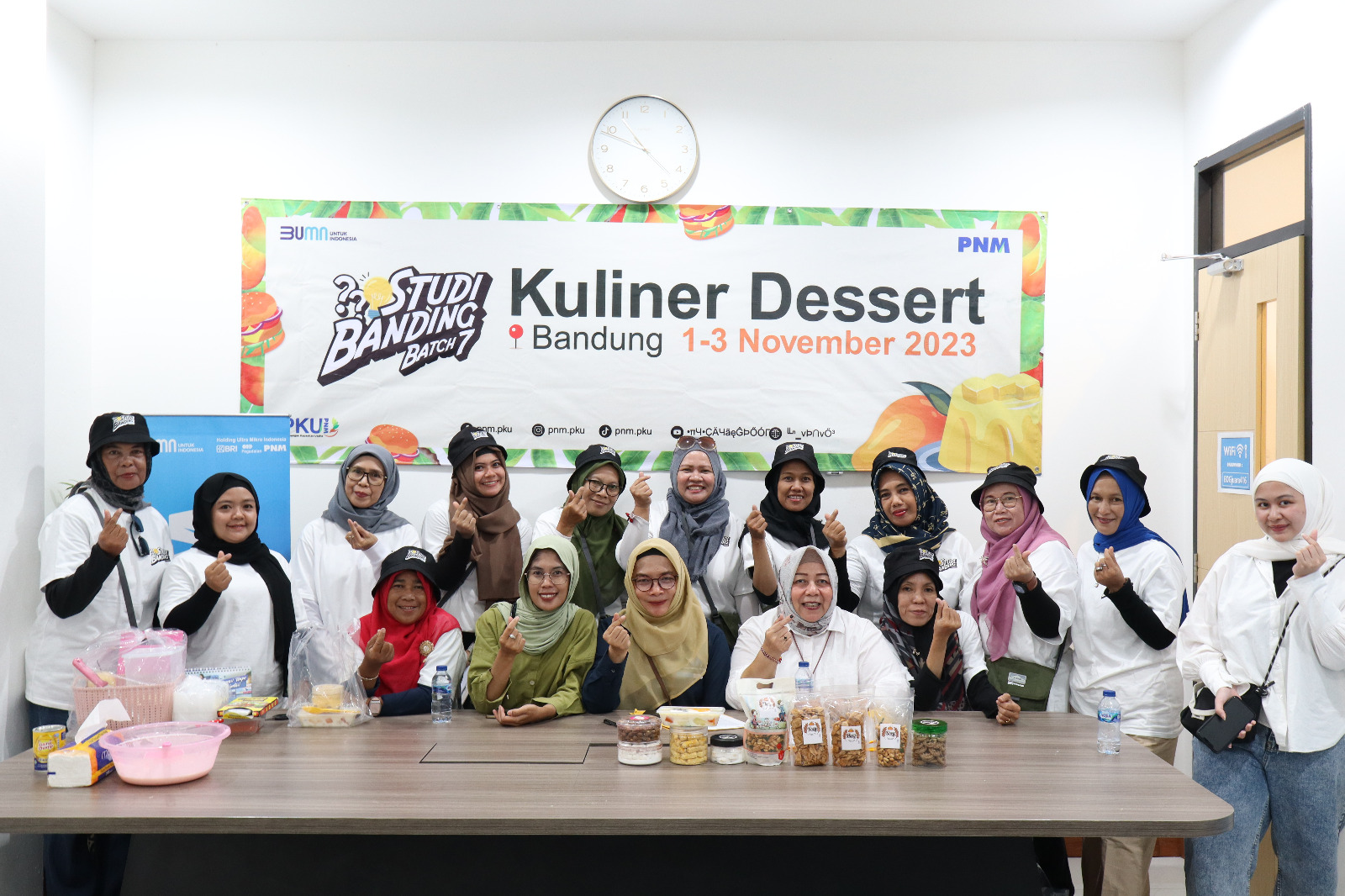 Merdeka Sesungguhnya Warga Bandung Jauhi Bank Emok Dekati Mekaar