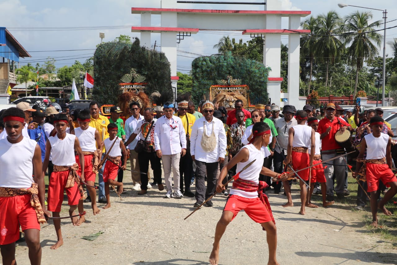 Suasana deklarasi Pasangan PG Daud di Lapangan Arso Swakarsa, Kamis (29/08/2024).