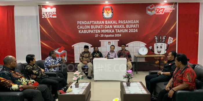 Komisioner KPU Mimika - Diketahui, pendaftaran calon kepala daerah resmi ditutup serentak, termasuk di Mimika. Berikut paslon yang telah terdaftar di Pilkada Mimika.
