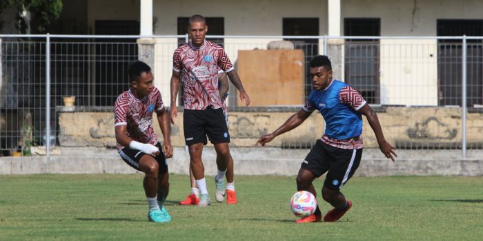 Skuat PSBS Biak dalam sesi latihan jelang laga melawan Persija Jakarta besok Jumat (11/9/2024).