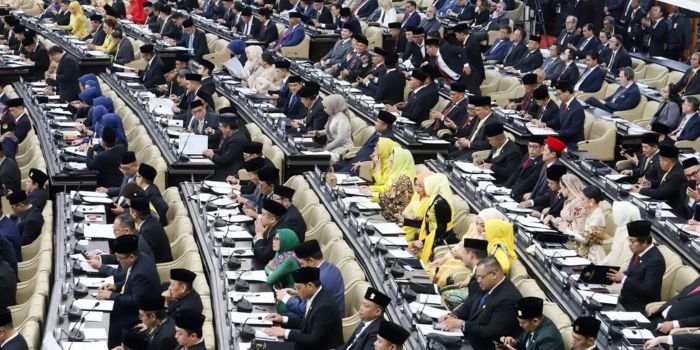 Suasana pelantikan anggota DPR, DPD, dan MPR di Gedung Nusantara, Kompleks Parlemen, Senayan, Jakarta, Selasa (1/10/2024). (Dery Ridwansah/ JawaPos.com)