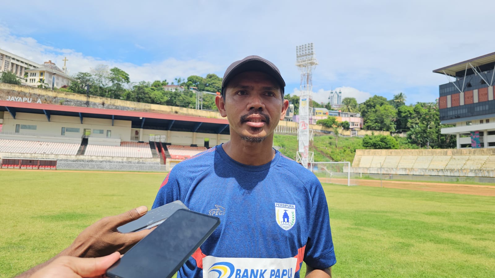 Pelatih Persipura, Ricardo Salampessy (Foto: HANS PALEN/CEPOSONLINE.COM)