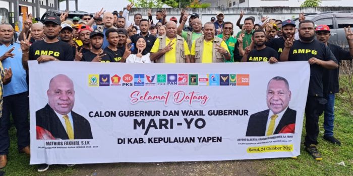 Pasangan Calon Gubernur dan Wakil Gubernur Papua nomor urut 2, Matius Fakhiri dan Aryoko Rumaropen (Mari-Yo) melakukan kampanye terbatas di Kota Serui, Kabupaten Kepulauan Yapen, Kamis (24/10/2024).