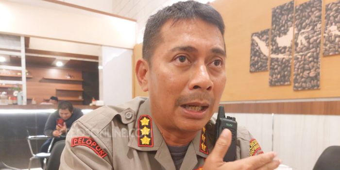 Kapolresta Jayapura Kota Kombes Victor Mackbon bicara soal pengamanan Stadion Mandala jelang pertandingan Derby Papua antara Persewar dan Persipura Jayapura, Sabtu (24/10/2024).