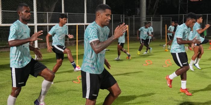 Para pemain PSBS Biak di sesi latihan jelang laga melawan Bali United pada Minggu 3 November 2024 nanti.