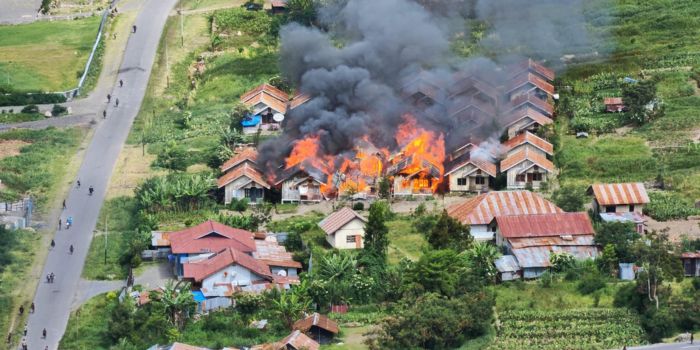 Kericuhan di Puncak Jaya, Papua Tengah pada 26 November 2024, sehari sebelum pemungutan suara.