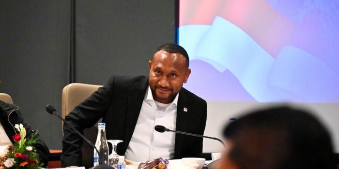 Presiden PSBS Biak, Yan Mandenas, bicara soal timnya yang bakal pulang kampung ke Papua untuk mengarungi Liga 1 putaran kedua.