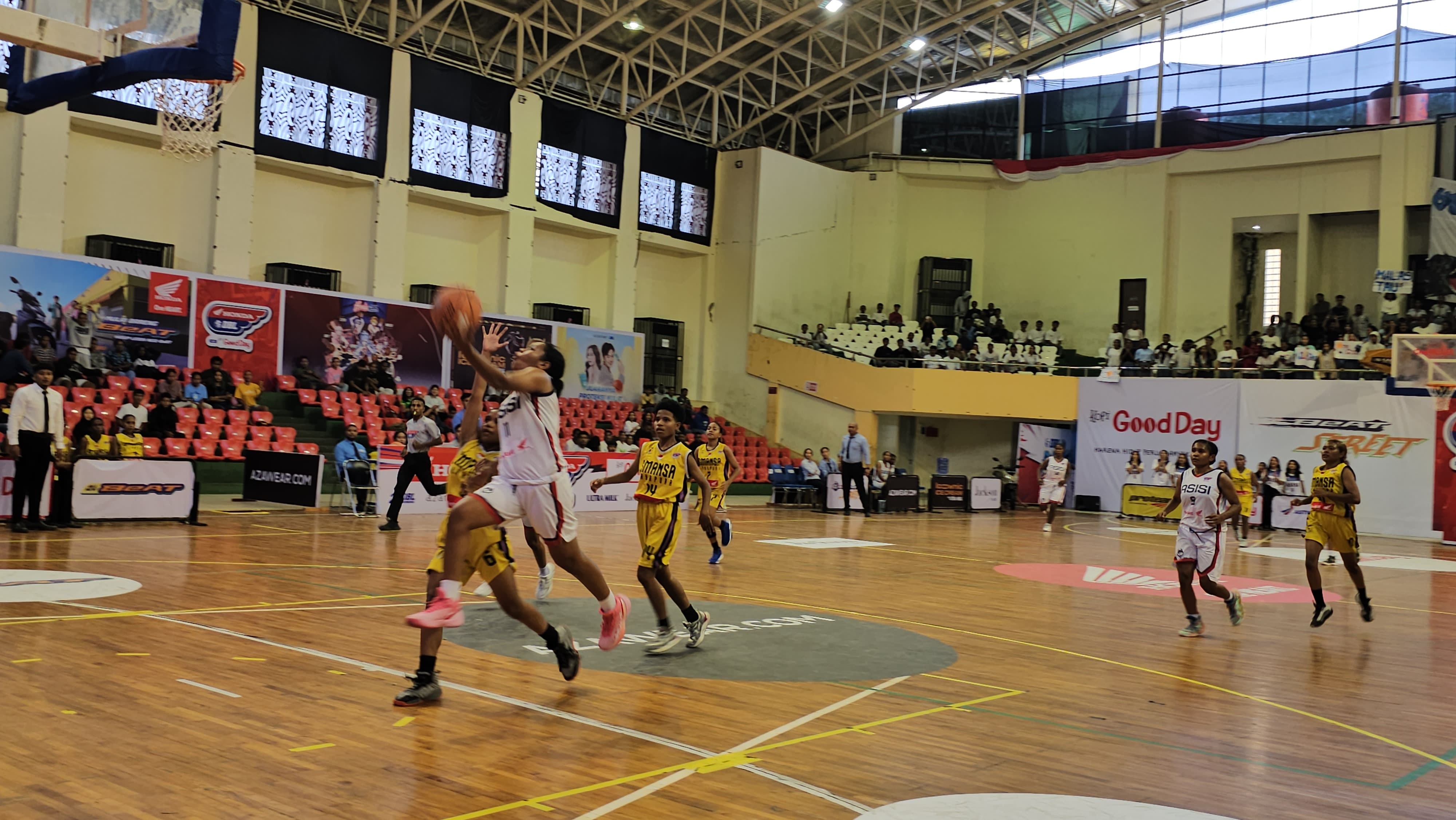 SMA YPPK Asisi Sentani melaju ke final usai mengandaskan lawannya SMAN 1 Jayapura  di ajang Honda DBL With Kopi Good Day 2025 Papua.