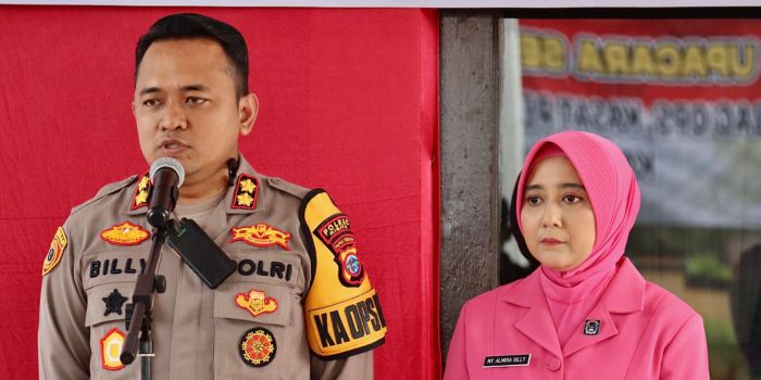 Kapolres Mimika, AKBP Billyandha Hildiario Budiman saat menyampaikan sambutan dalam acara pisah sambut di Mako Polres Mimika, Kamis (30/1/2025).