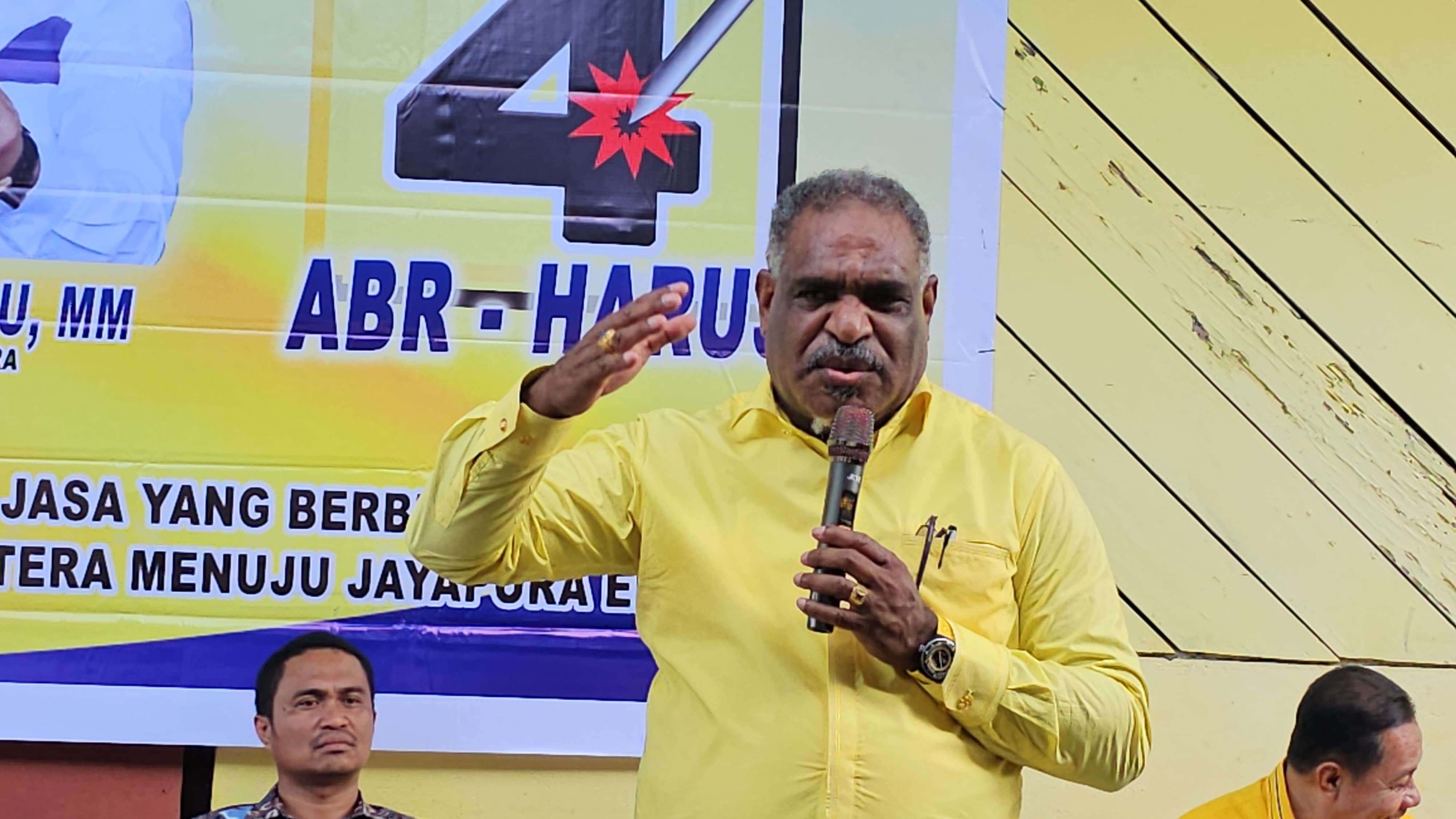 Ondoafi Besar Skouw Yambe, Abisai Rollo (CEPOSONLINE.COM/HANS PALEN)