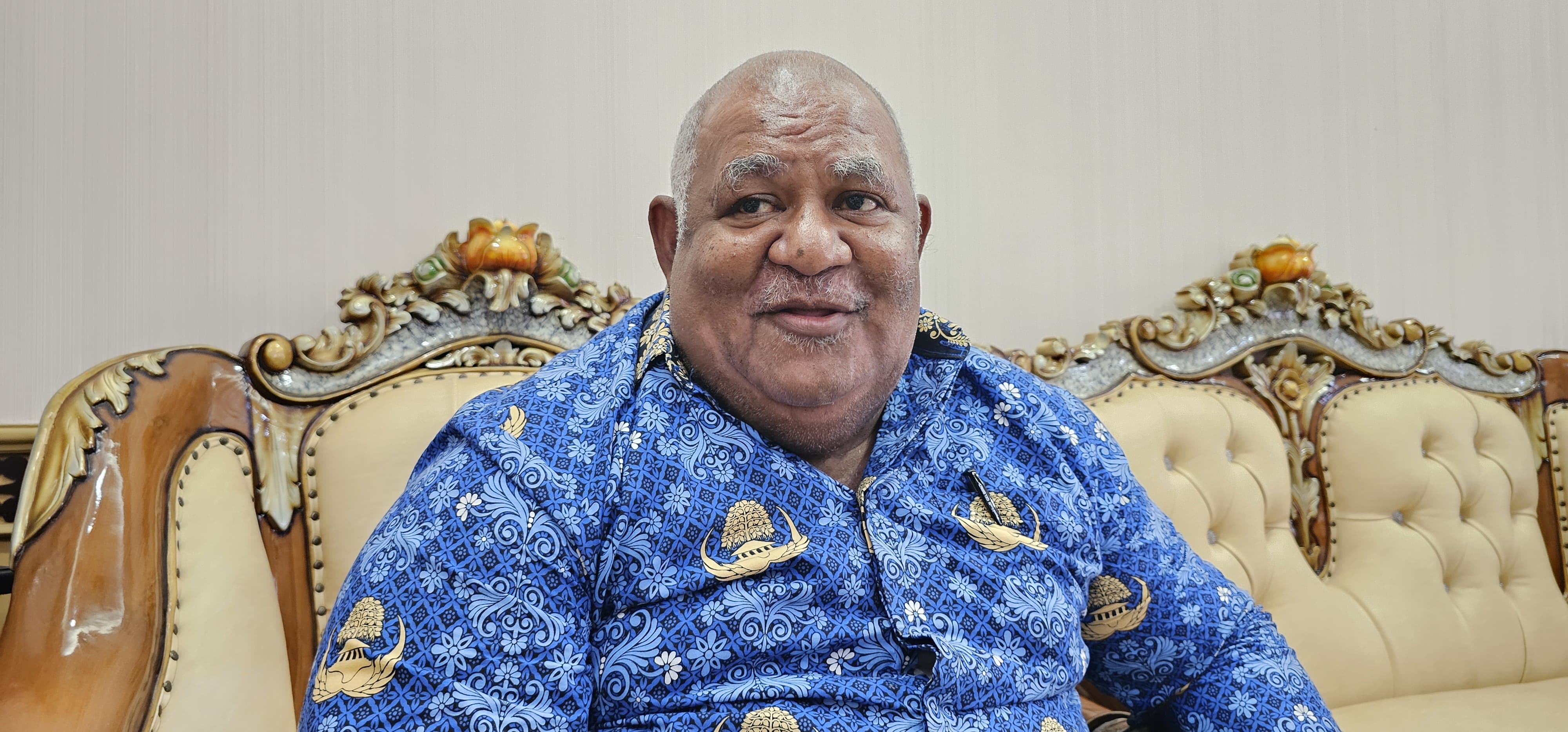 Plh. Sekda Kota Jayapura, Evert Merauje (CEPOSONLINE.COM/HANS PALEN)