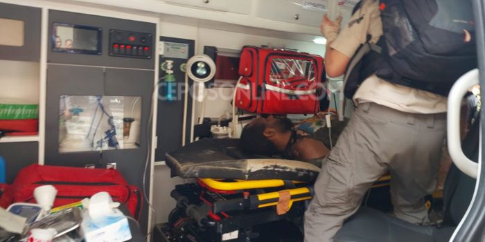 Aske Mabel saat tiba di Mako Brimob Polda Papua, Rabu (19/2/2025). (CEPOSONLINE.COM/KAREL)