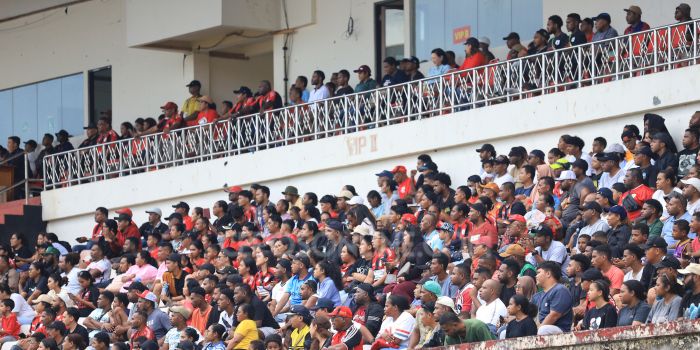 Supporter Persipura saat menyaksikan laga di Stadion Mandala Jayapura.