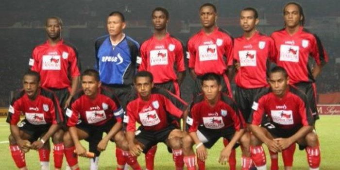 Skuat Persipura di Final Liga Djarum Indonesia 2005.