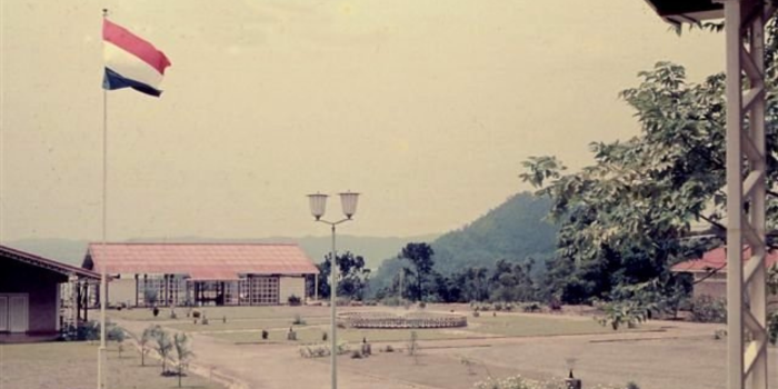 Paleis Noordwijk atau Istana Gubernur Nugini Belanda pada 1962. Kini dikenal Gedung Negara, rumah jabatan Gubernur Papua di Dok 5 Atas Jayapura.