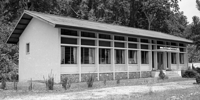 Pusat Katolilk di Argapura pada 1967. (PAPUA HERITAGE FOUNDATION/JOS DONKERS)