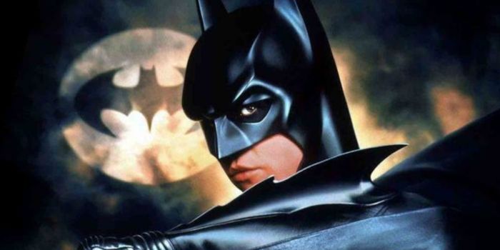 Val Kilmer sebagai Batman karya Joel Schumacher pada 1995.
