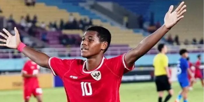 Alberto Hengga usai mencetak gol kedua untuk Timnas Indonesia U-17 saat melawan Yaman. Timnas menang 4-1 sekaligus memastikan langkah ke Piala Dunia.