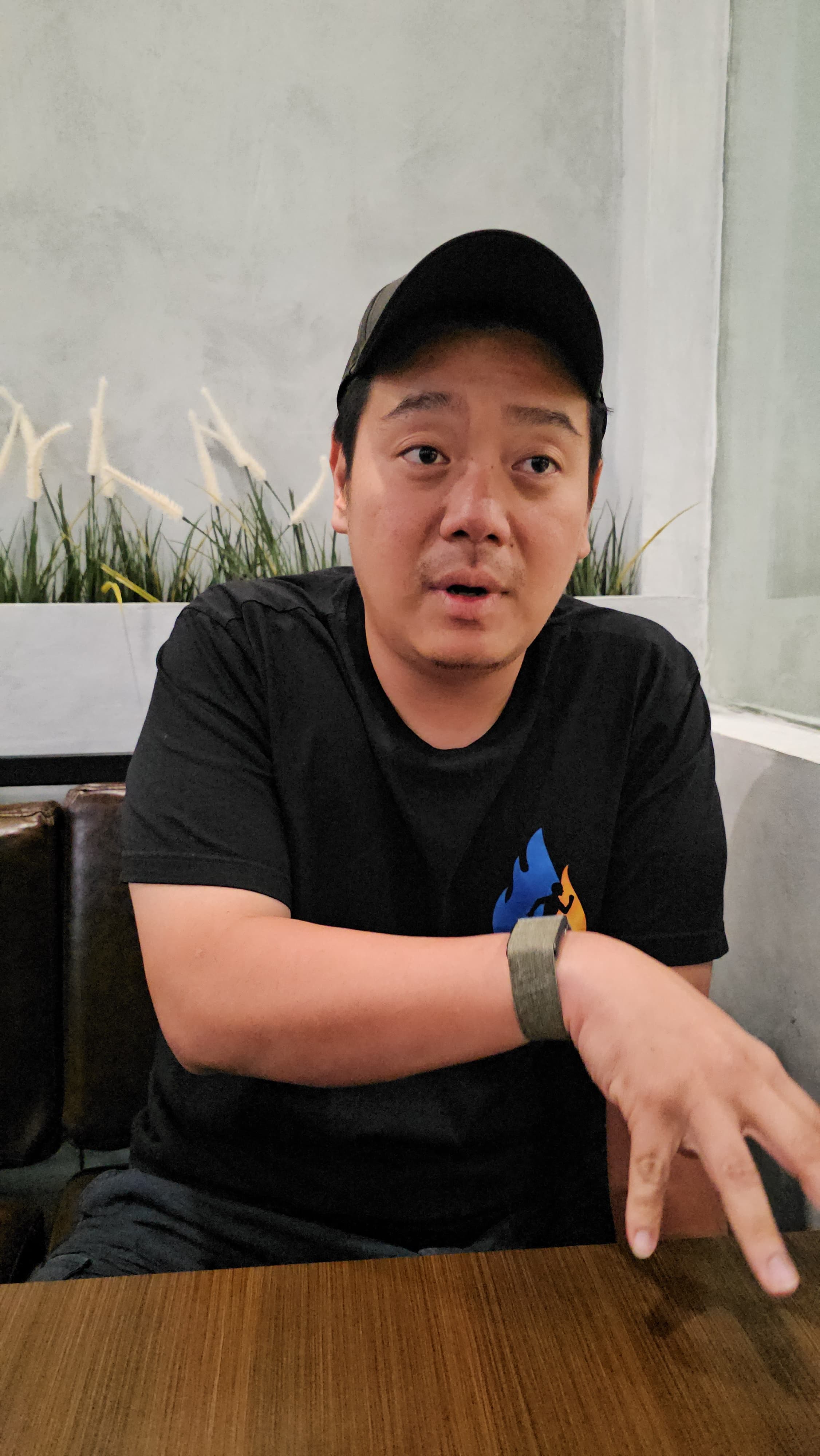 Bos Besar PSBS Biak, Owen Rahadian salah satu pemilik saham terbesar di PSBS Biak. (CEPOSONLINE.COM/HANS PALEN)