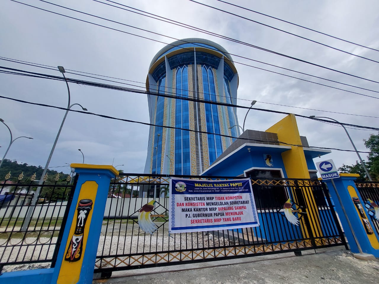 Kantor MRP di Palang, Tuntut Pergantian Sekretaris MRP, Sabtu (24/5/2025) (CEPISONLINE.COM/KAREL)