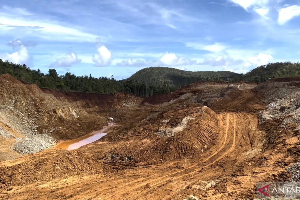 Lahan tambang nikel di Pulau Gag, Raja Ampat, Papua Barat Daya, Sabtu (7/6/2025). (Ceposonline.com/ANTARA/Putu Indah Savitri)