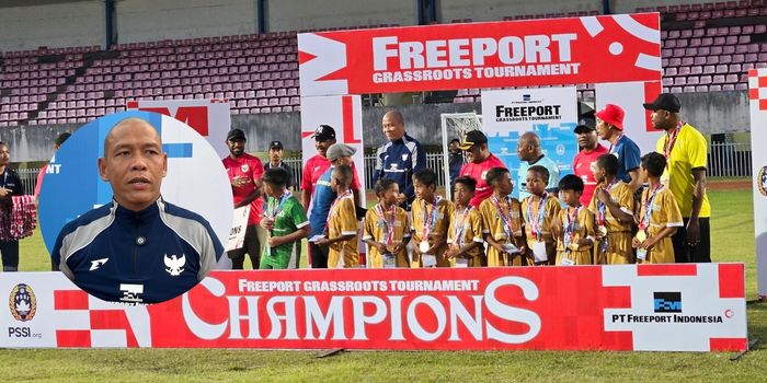 Pelatih Timnas Indonesia U-17, Nova Arianto, saat bersama pesepak bola U10 dan U12 di Stadion Mandala Jayapura.