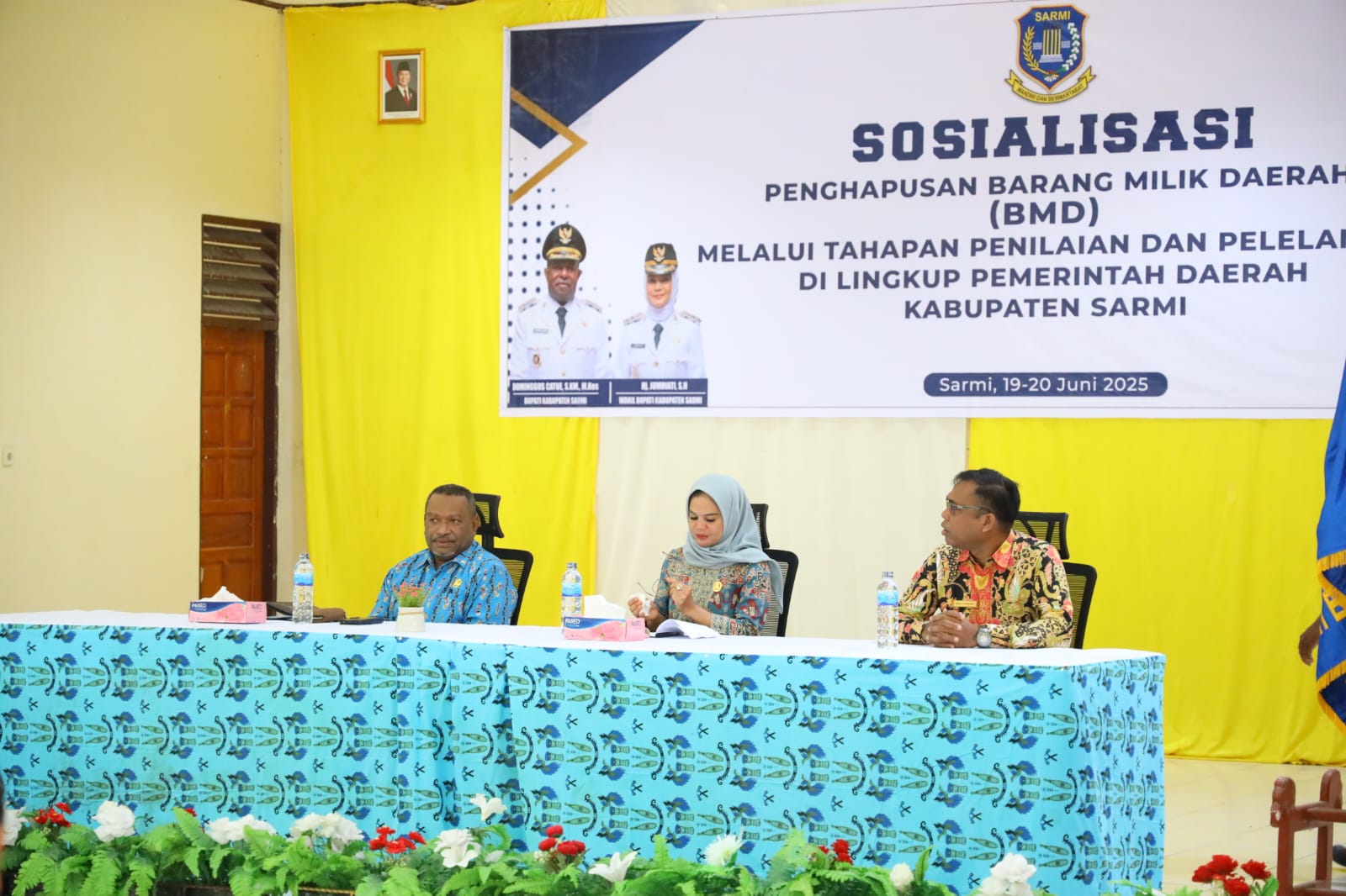 Wabup Sarmi saat membuka sosialisasi penghapusan Barang Milik Daerah, Jumat (20/6). foto: MBOIK/ceposonline.com