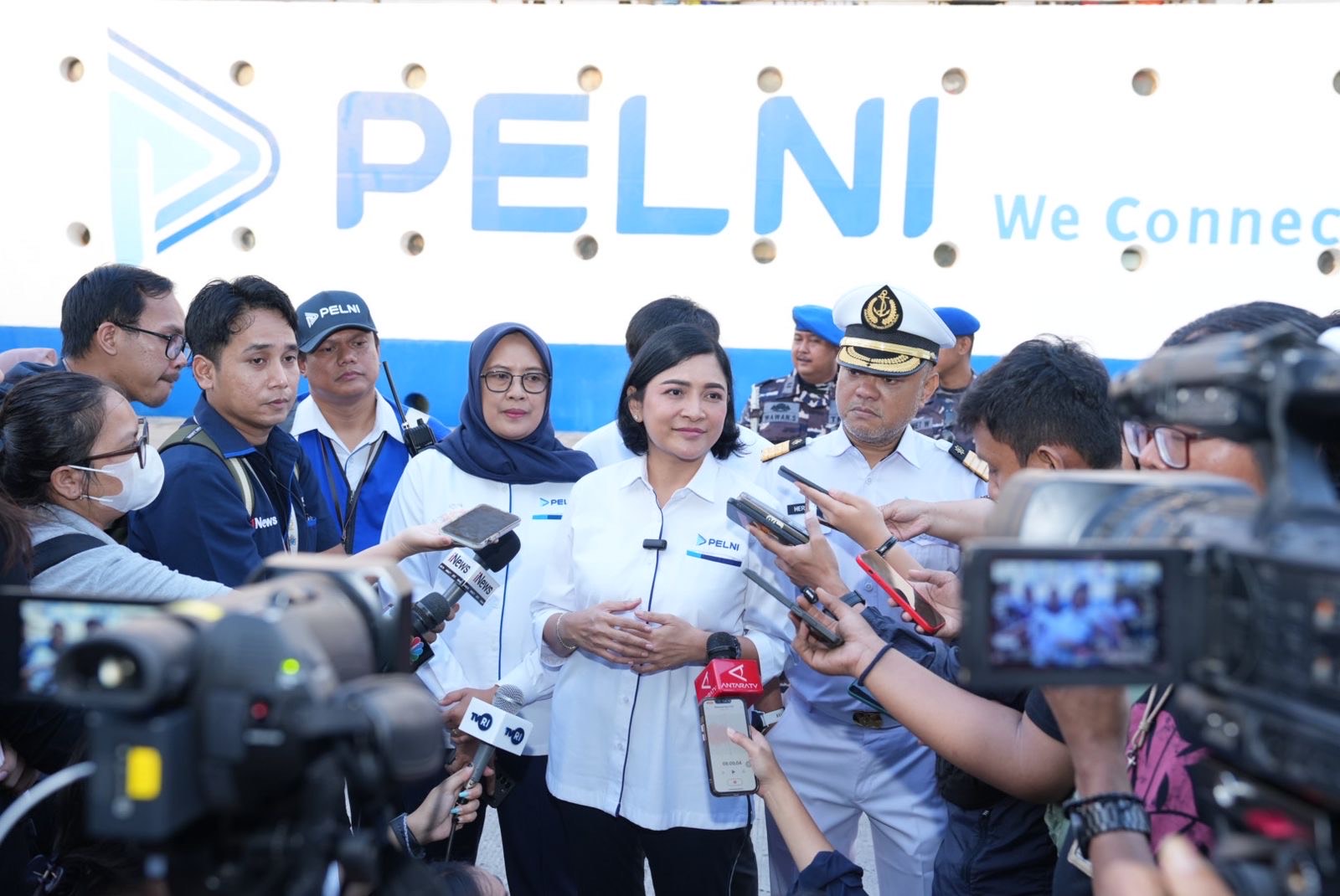 Direktur Utama PELNI Tri Andayani dalam konferensi pers.