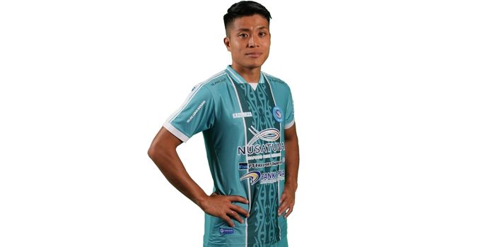 Takuya Matsunaga berseragam PSBS Biak. Kini pemain asal Jepang itu resmi pamit dari tim asal Kota Biak.