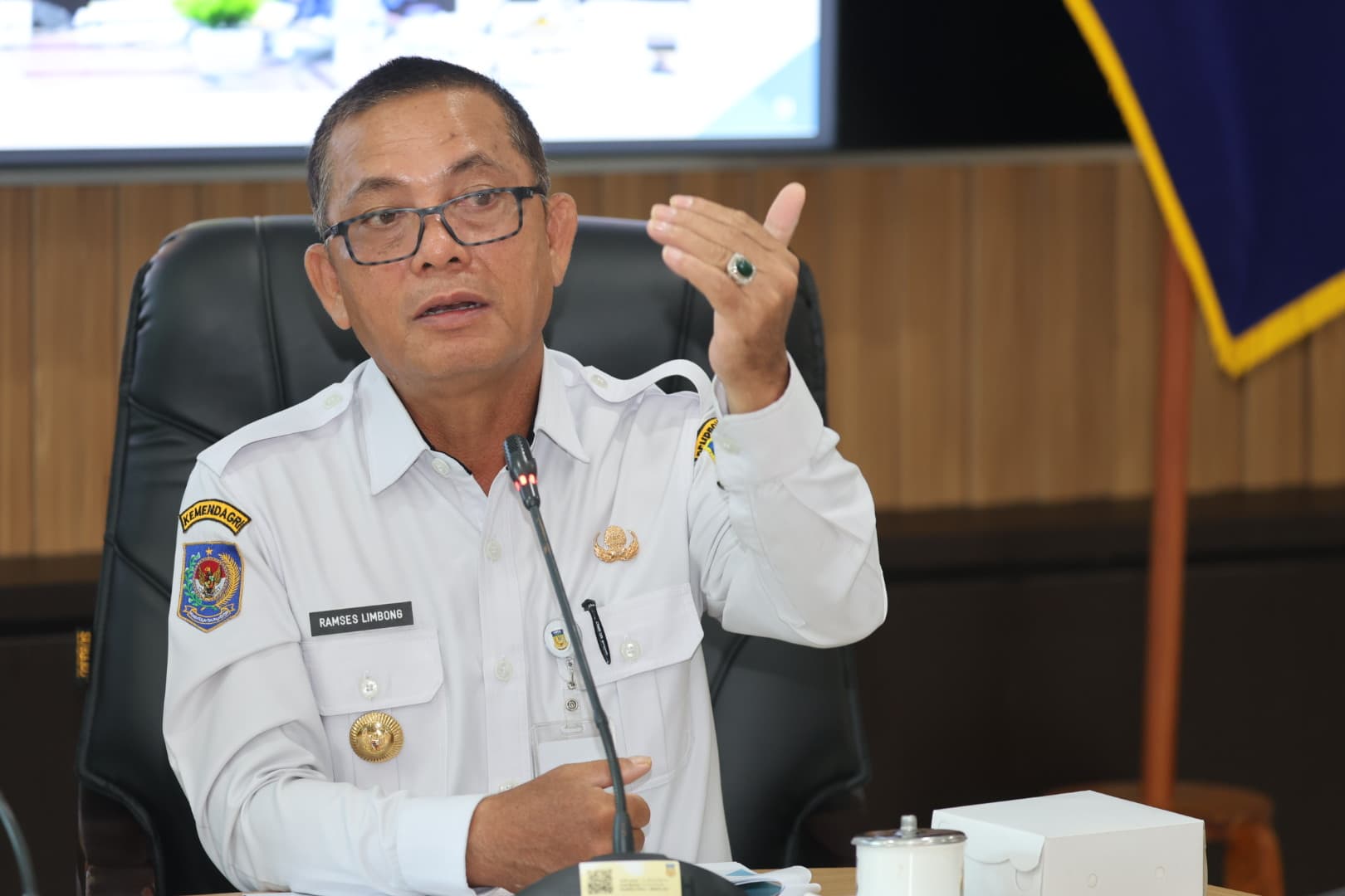 Pj Gubernur Papua, Ramses Limbong. (CEPOSONLINE.COM/ELFIRA)