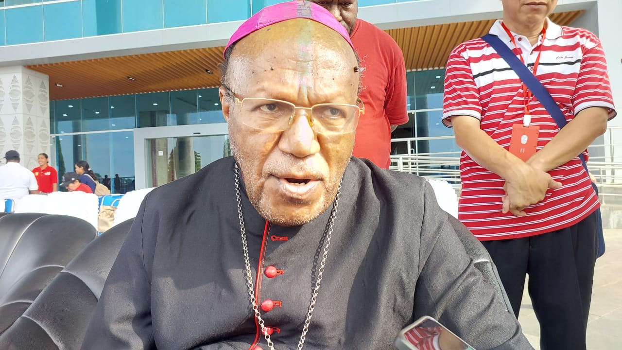Uskup Keuskupan Jayapura, Mgr. Yanuarius Theofilus Matopai You (CEPOSONLINE.COM/KAREL)