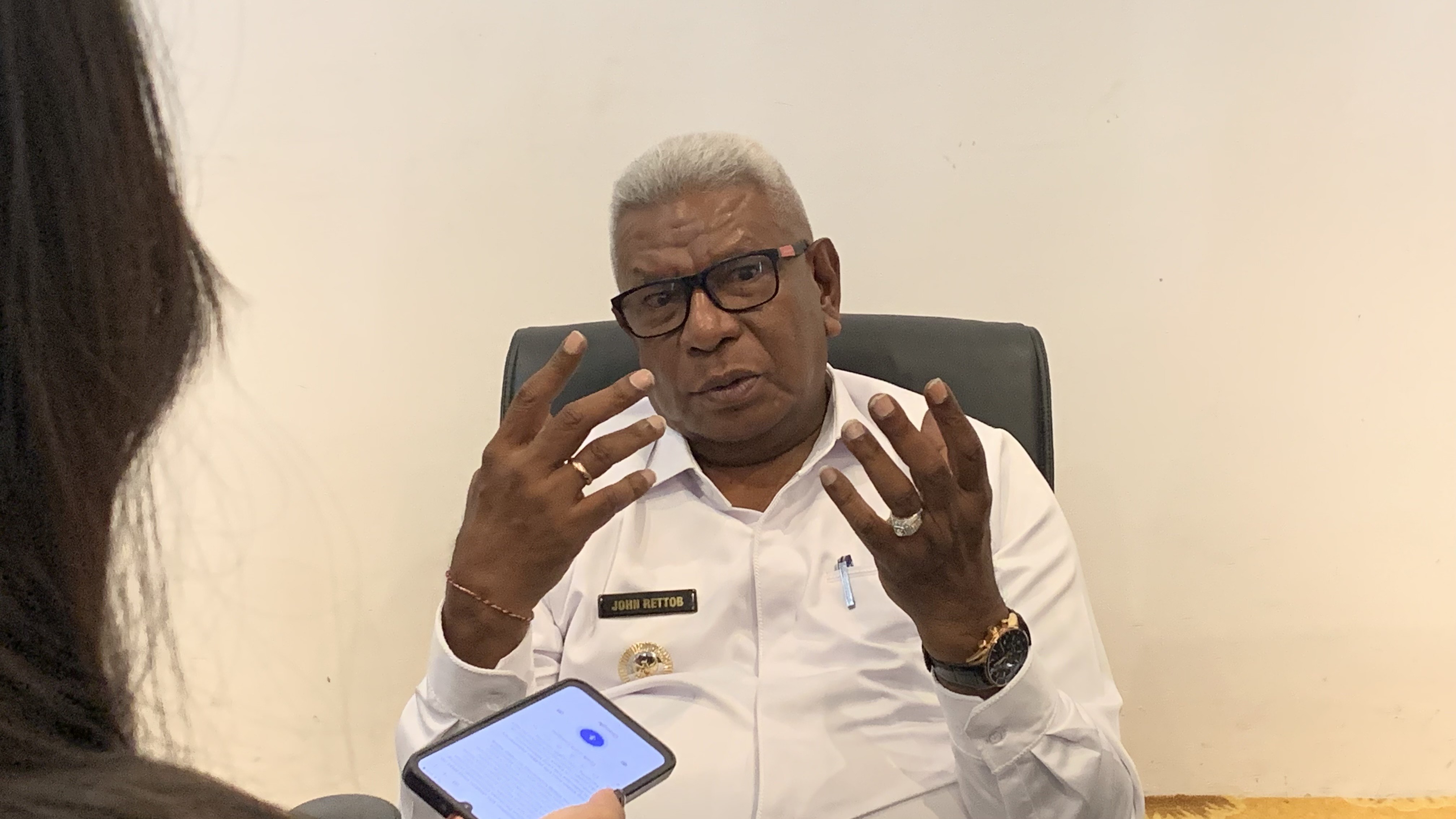 Bupati Mimika, Johannes Rettob, bicara soal sekolah rakyat yang menjadi program pendidikan dari Presiden Prabowo Subianto.
