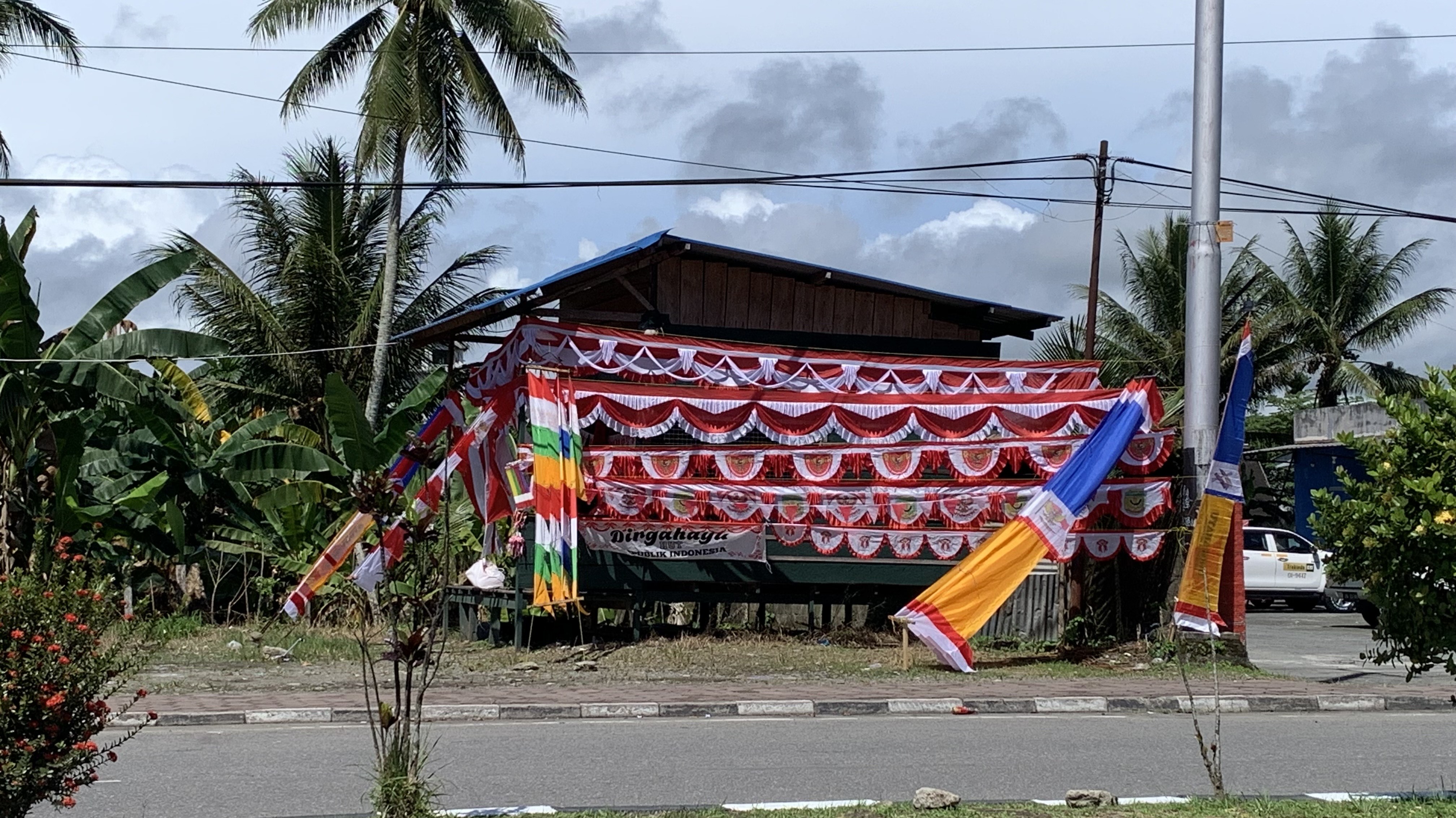 Penjualan bendera Merah Putih di Mimika Papua Tengah.