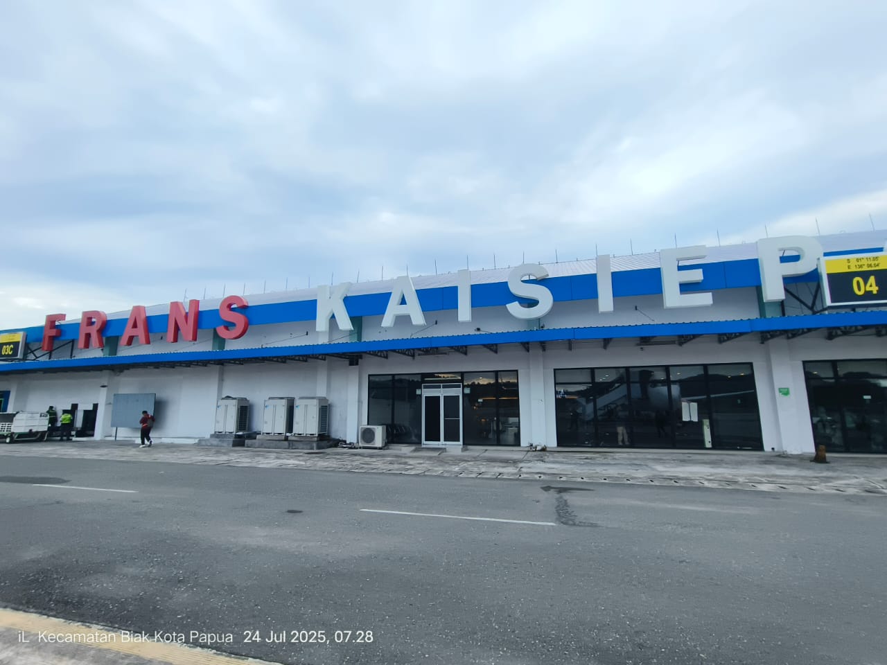 Bandara Frans Kaisiepo di Biak Numfor.