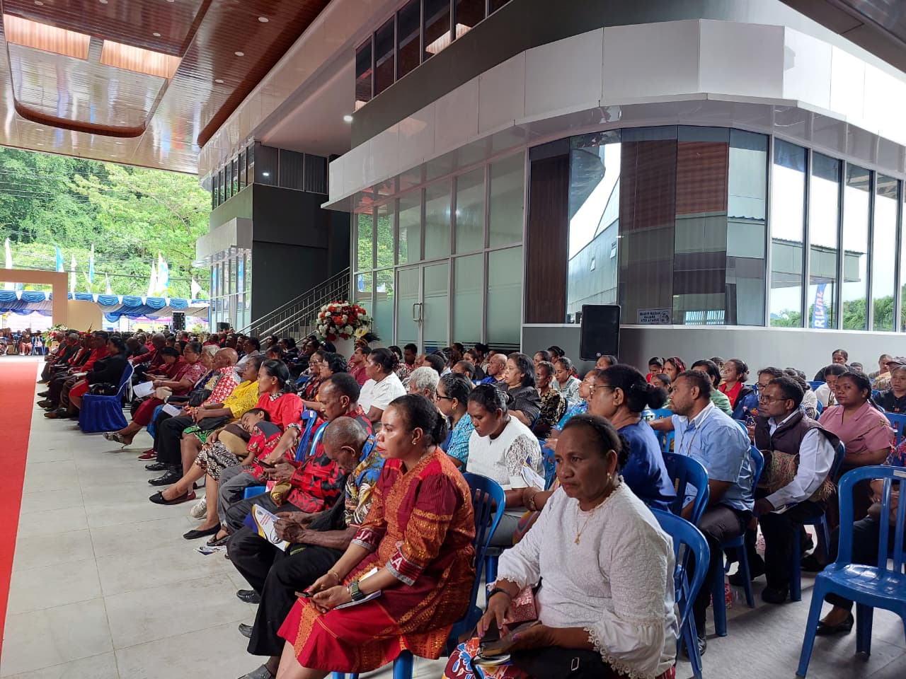 Jemaat GKI serta tamu undangan saat menghadiri misa peresmian Gedung Kantor GKI, di Kota Jayapura, Papua, Sabtu (30/8/2025. (KAREL/CEPOSONLINE.COM)