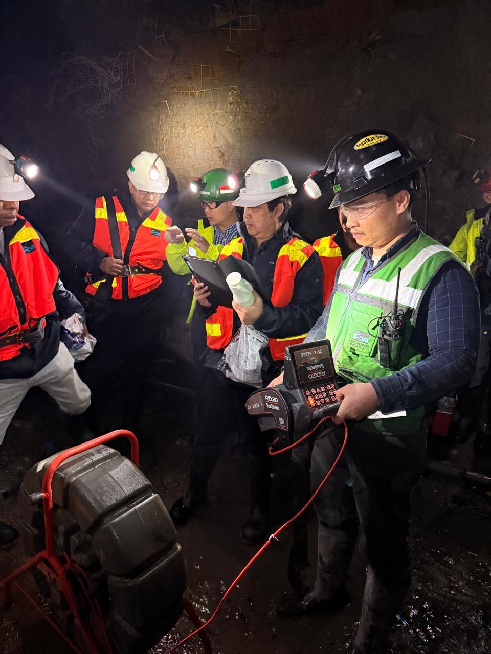 PT Freeport Indonesia terus berupaya melakukan penyelamatan kepada para pekerja yang terjebak akibat insiden aliran material basah (wet muck) di tambang bawah tanah Grasberg Block Cave (GBC).